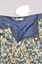 Load image into Gallery viewer, FLARED FLORAL PT 02 / ASS_B