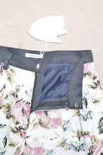 Load image into Gallery viewer, FLARED FLORAL PT 01 / ASS_A