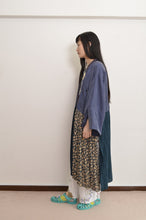 Load image into Gallery viewer, FLOWER PATCH ROBE / NAV