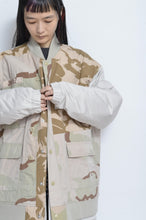 画像をギャラリービューアに読み込む, REMIX CAMO LAYER STADIUM JACKET/02