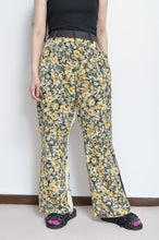 Load image into Gallery viewer, FLARED FLORAL PT 02 / ASS_B