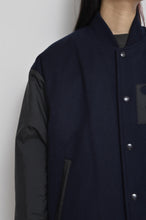 画像をギャラリービューアに読み込む, REMIX MELTON LAYER STADIUM JACKET(PRINT)/NAV/X/02