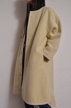 Load image into Gallery viewer, WOOL MOSSA FLAPS COAT/YELLOW_02