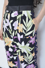 Load image into Gallery viewer, FLARED FLORAL PT 01 / ASS_C