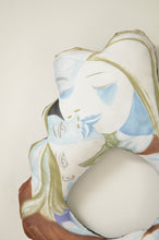 Load image into Gallery viewer, SCARF CUSHION FLAME/PICASSO