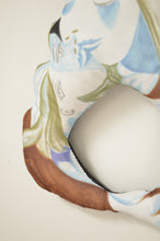 Load image into Gallery viewer, SCARF CUSHION FLAME/PICASSO