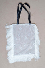 画像をギャラリービューアに読み込む, LACE CURTAIN FRINGE BAG/LARGE
