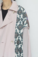 Load image into Gallery viewer, SCARF-LINED TRENCH COAT/PINK/01
