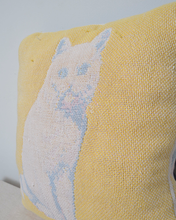 画像をギャラリービューアに読み込む, RUG CUSHION_YELLOW CAT

