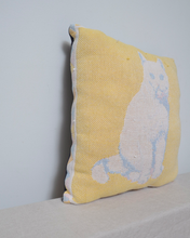 画像をギャラリービューアに読み込む, RUG CUSHION_YELLOW CAT
