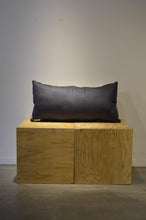 画像をギャラリービューアに読み込む, RUG CUSHION_GREEN CAT
