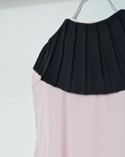 Load image into Gallery viewer, PLEATED COLLAR SLEEVELESS SHIRT_G
