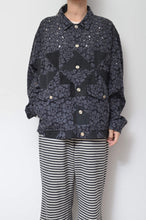 Load image into Gallery viewer, FLOWER LACE QUILTED WORK BLOUSON_BLACK
