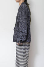 Load image into Gallery viewer, FLOWER LACE QUILTED WORK BLOUSON_BLACK
