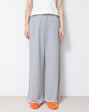 将图片加载到图库查看器，Beaded line flare sweat pants
