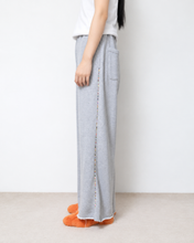 将图片加载到图库查看器，Beaded line flare sweat pants
