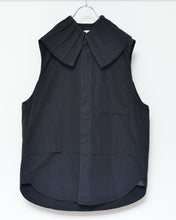 画像をギャラリービューアに読み込む, PLEATED COLLAR SLEEVELESS SHIRT_E
