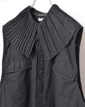 將圖片載入圖庫檢視器 PLEATED COLLAR SLEEVELESS SHIRT_C
