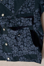 Load image into Gallery viewer, FLOWER LACE QUILTED WORK BLOUSON_BLACK
