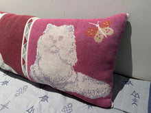 画像をギャラリービューアに読み込む, RUG CUSHION_RED CAT
