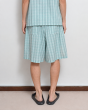 Load image into Gallery viewer, CHECK WIDE SHORTS_BLUE CHECK/02 size
