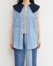 Load image into Gallery viewer, PLEATED COLLAR SLEEVELESS SHIRT_D
