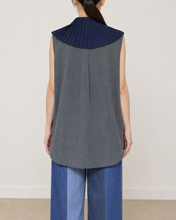 画像をギャラリービューアに読み込む, PLEATED COLLAR SLEEVELESS SHIRT_F
