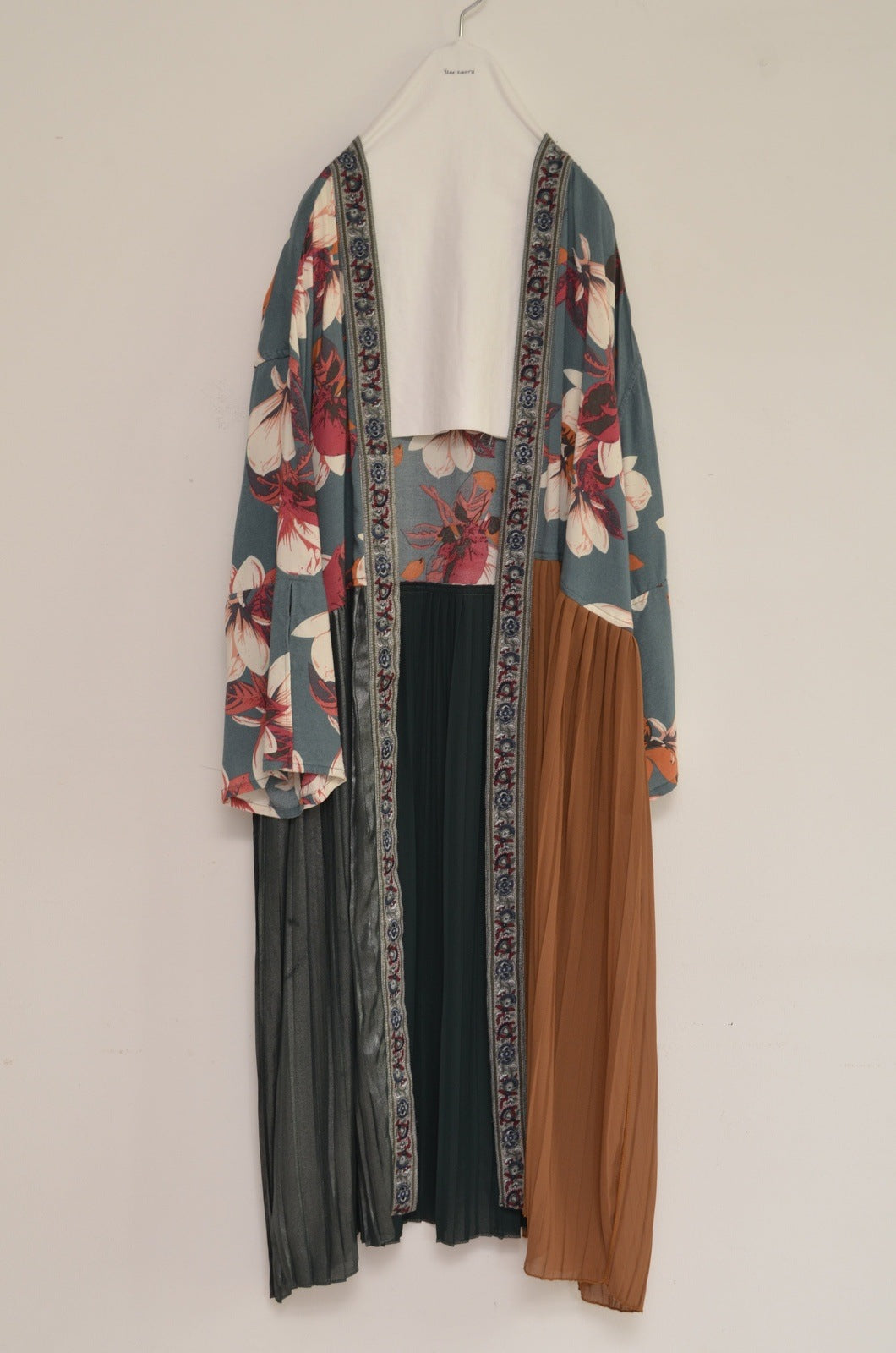 ALOHA SH ROBE_01 – here/YEAH RIGHT!!